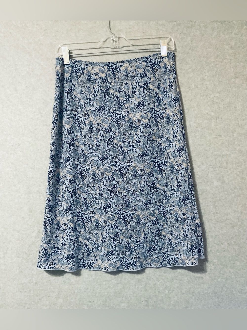 Sense brand Y2K style skirt, Blue Floral Midi Sz L